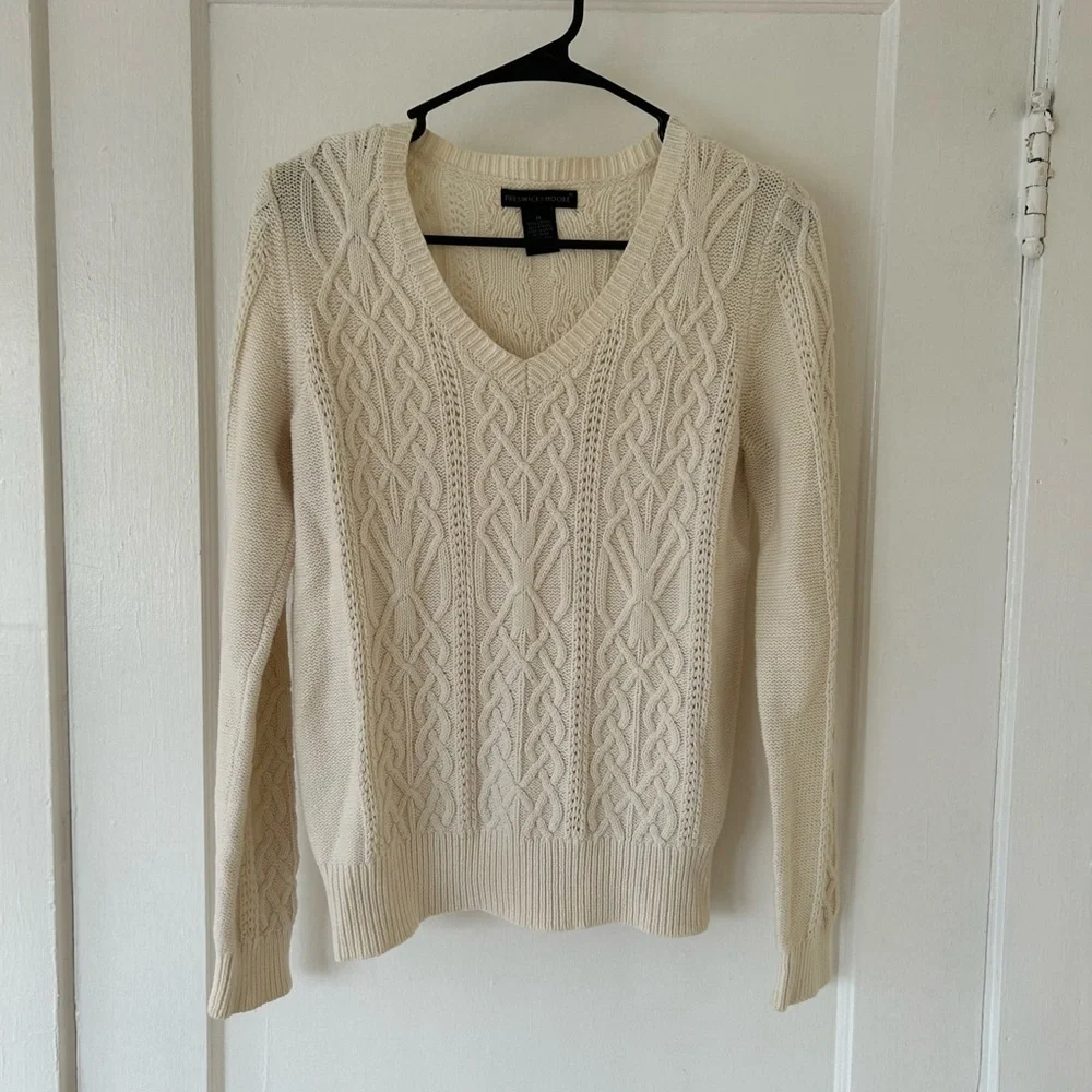 Cream sweater - Picture 1 of 3